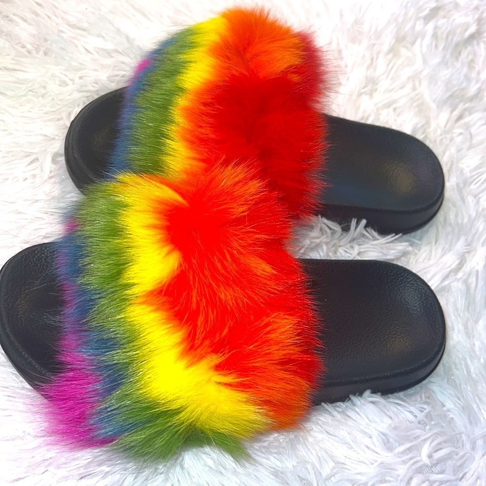 Rainbow faux fur slides size 8 and 8.5  brand new - Picture 2 of 5